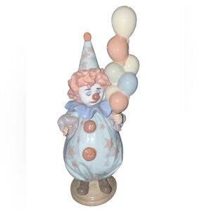 Lladró porcelain piece titled "Littlest Clown" (model number 5811)